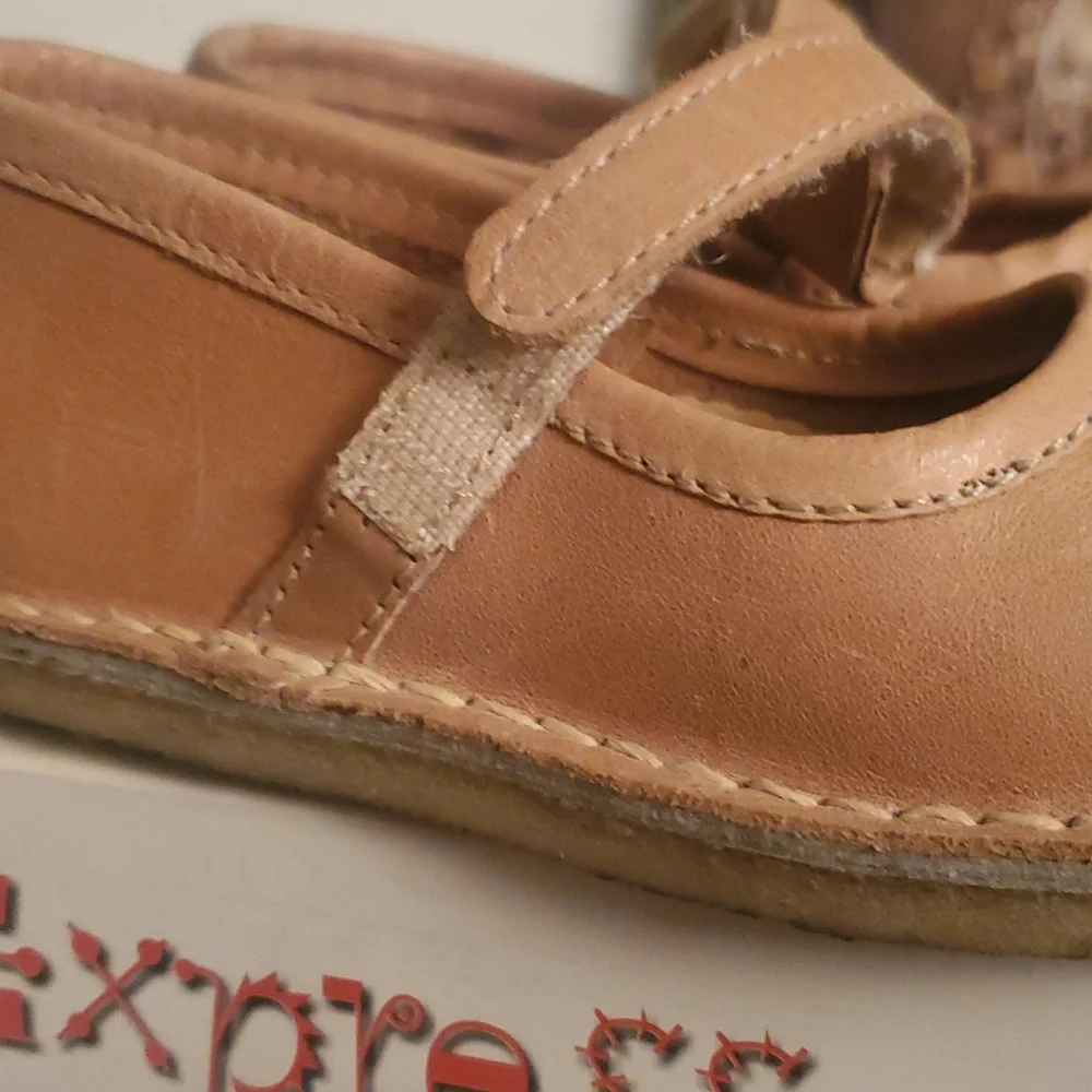 Shoes - Picture 5 of 5